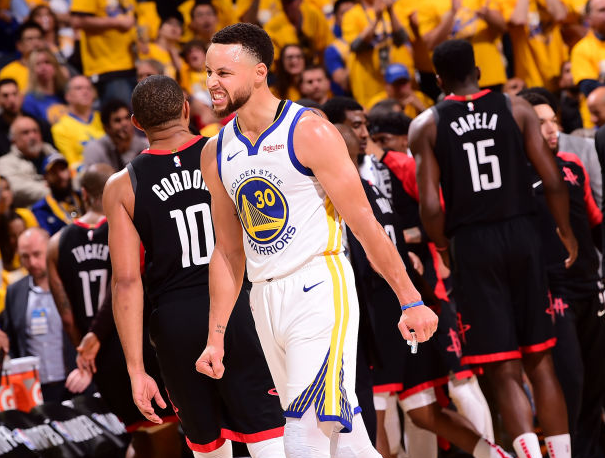 赛地聚焦——社区盾加时末段热度飙升，休斯敦火箭调整名单，球迷炸锅，团队化学反应显著